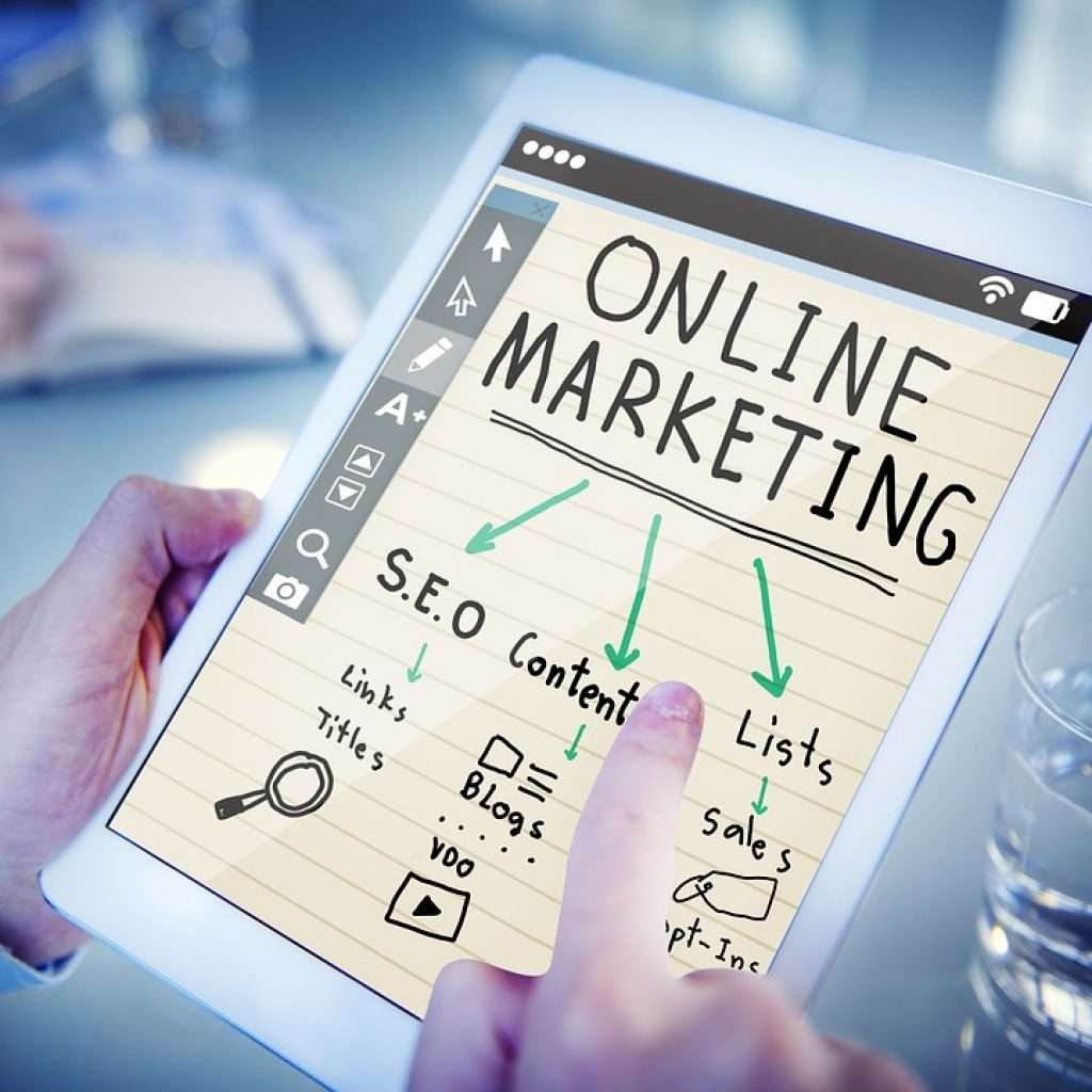 ¿Qué debe tener una estrategia SEO?